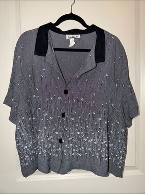 Enfocus Studio Gray Short-Sleeve Button Front Floral Knit Top